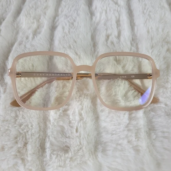 QUAY // ltd ed jlo collaboration nude xl square blue light glasses - Picture 2 of 16